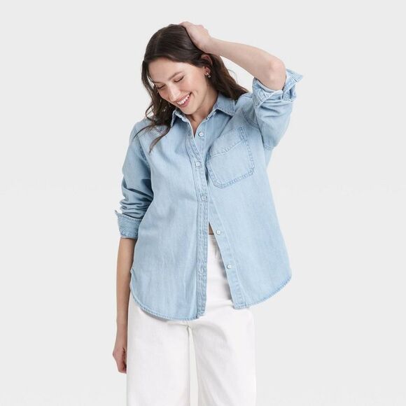 Universal Thread - Women's Relaxed Fit Denim Button-Down Shirt - Univ Light Wash - Picture 3 of 3
